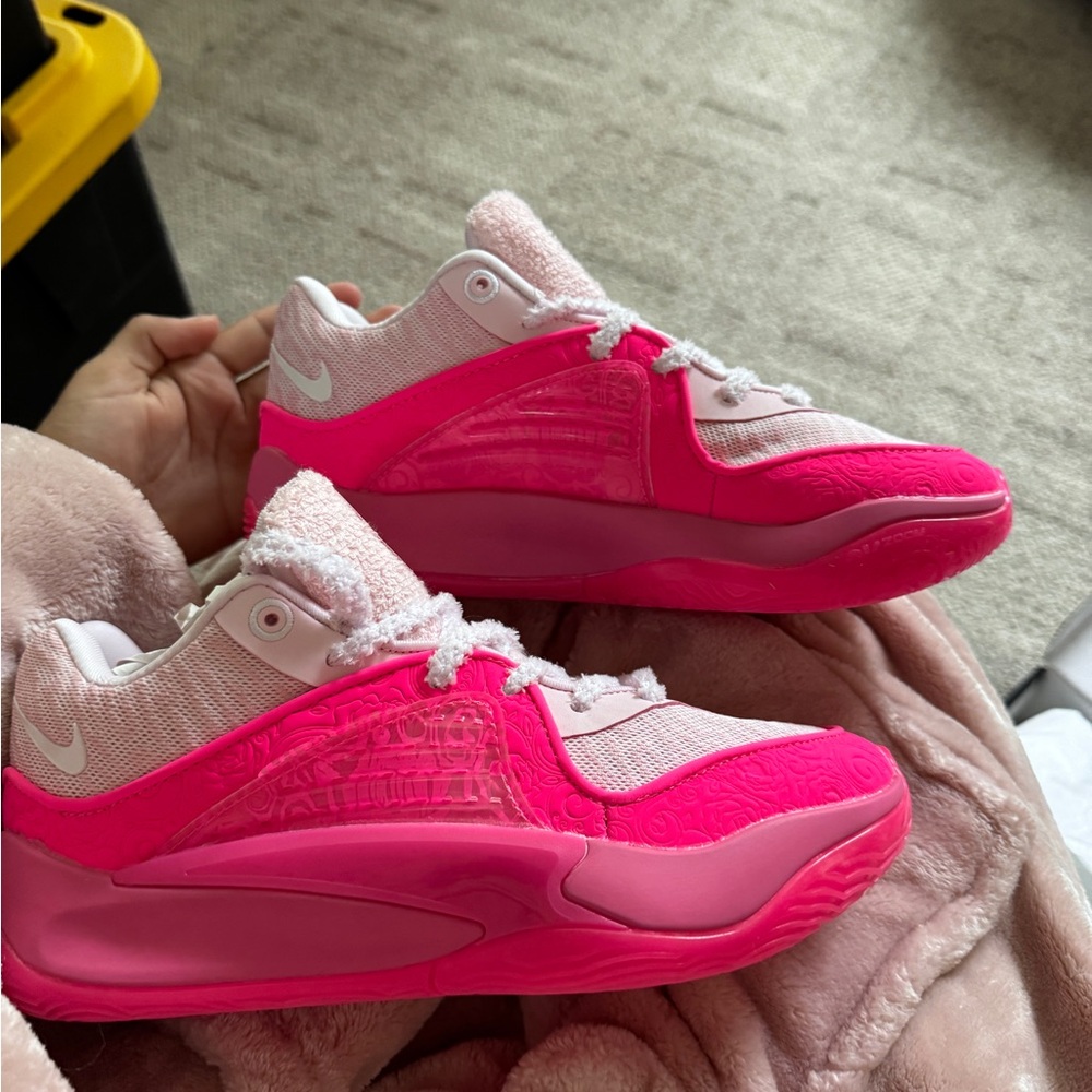 Nike KD 16 “Aunt Pearl” brand new size 5.5